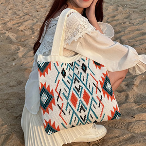 Bolso de Mano de <span class=keywords><strong>Mujer</strong></span> Estilo Étnico con Texto Secreto Transfronterizo, Bolso Tote de Poliéster de Moda con Tejido de Dos Capas y Cierre Abierto de Gran Tamaño - Product Image 4