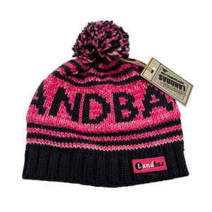 Bonnet d'hiver en tricot fonctionnel de qualité supérieure, motif jacquard rayé, 100% acrylique, avec patch en cuir et silicone pour adultes - Product Image 1