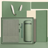 Ensemble cadeau carnet vert, gobelet et stylo avec emballage personnalisé pour cadeaux d'entreprise et commandes en gros