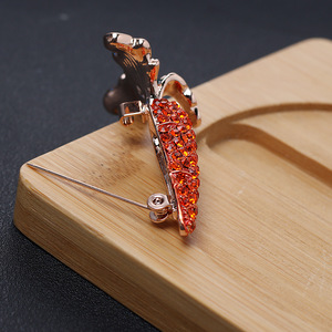 女性用女の子ギフトジュエリーラインストーンクリスタル金属野菜キャロットブローチとブローチピンドレス用 - Product Image 4