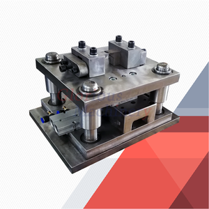 Molde de perforación de ventanas y puertas Prensa hidráulica para perforación de orificios de tubos para aplicaciones de moldes de hardware - Product Image 1