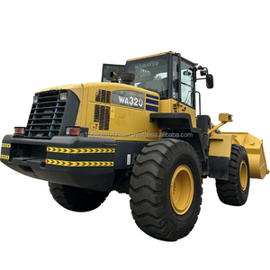 Chargeuse Komatsu WA320-5 d'occasion 4 tonnes, d'origine japonaise, forte puissance de levage 360-380, pompe et moteur, chargement/déchargement facile 2-4m - Product Image 1