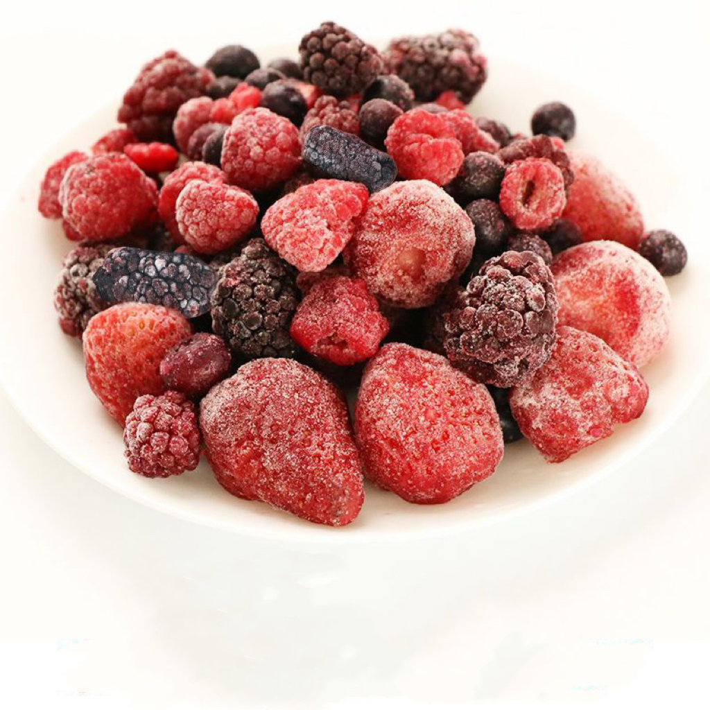 замороженные ягоды. смешанные ягоды. смесь ягод. фото с ягодами и фруктами для печати. смешанные ягоды.