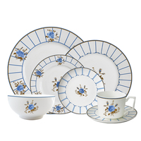 Service de table vintage en porcelaine fine motif rose bleue, assiette de présentation rétro à rayures, tasse à café et bol en céramique pour mariages et hôtels