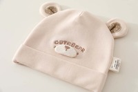 Bonnet pour bébé CUTEBEAR avec oreilles d'ours |   Bonnet tricoté avec oreilles 3D, applique à pois sur le dessus et bord plié, rose, bleu, crème |   Nouveau-né
