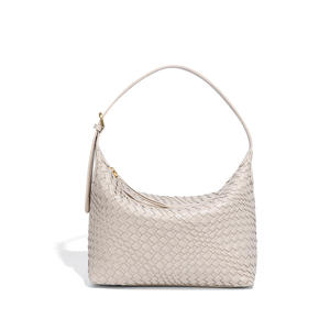 Bolso Tote <span class=keywords><strong>de</strong></span> Lujo Personalizado <span class=keywords><strong>de</strong></span> Moda Tejido a Mano en Cuero PU, Bolso <span class=keywords><strong>de</strong></span> Hombro para Verano 2025, Bolso Estilo Dumpling Tejido para Debajo del Brazo OEM - Product Image 4