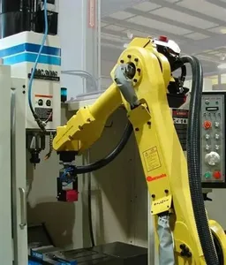 Brazo Robótico Completo de 6 Ejes FANUC <span class=keywords><strong>M</strong></span>-710iC20M con Controlador Estándar R-30iB Mate Plus para Manipulación CNC, Carga y Descarga - Product Image 1