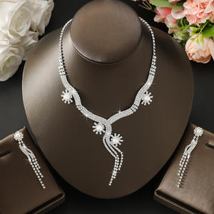 Conjunto de Collar y Pendientes de Perlas de Imitación y Circonitas para Fiesta Nupcial, Chapado en Plata, Aleación de Zinc, Accesorios de Moda al por Mayor - Product Image 3