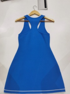 Robe de tennis pour femmes, col en V, bordure contrastée, sans manches, vêtements de sport, robe courte en tricot pour Pilates, gym - Product Image 5