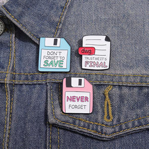 Épingles en métal personnalisées de créateur de mode épingles en émail mignon Post it Notes Broches de revers boucle d'insigne pour les enfants - Product Image 5