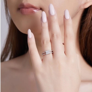 Anel Feminino de Diamante Cultivado em Laboratório, Joia Fina em Prata Esterlina S925 com Revestimento em Ródio, Anel de Moissanite Quadrado para Mulheres - Product Image 3