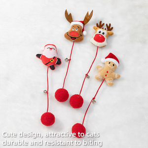 Giocattoli Natalizi per Gatti all'Ingrosso: Palla di Peluche con Campanello, Giocattolo Interattivo da Masticare per Gatti - Product Image 4
