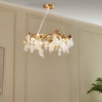 Lustre en cristal de style français léger et luxueux en forme de grappe pour salon, salle à manger, chambre à coucher