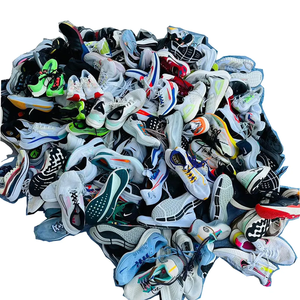 Calzado Deportivo de Marca Internacional Usado, Calzado Deportivo de Segunda Mano, Estilo Mixto, Stock de Zapatillas - Product Image 3