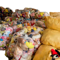 Vente en gros, promotion économique : Poupées et jouets en peluche pour machine à griffes, 10-15 cm, assortiment de modèles doux et de haute qualité