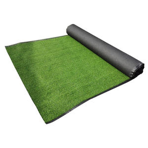 Rouleau de gazon artificiel 2,0 m de largeur, vert, en polyéthylène, durable, installation facile, découpe sur mesure, utilisation pour l'aménagement paysager - Product Image 3