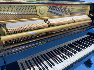Piano acoustique droit professionnel KAWAI <span class=keywords><strong>K70</strong></span> d'occasion économique, 88 touches, style mécanique avec <span class=keywords><strong>clavier</strong></span> en bois massif - Product Image 3