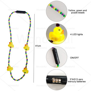Işık up Mardi Festival boncuk kolye ile 4 adet <span class=keywords><strong>LED</strong></span> sarı ördek festivali dekorasyon için/parti olay/promosyon hediyeler