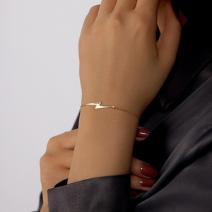 Nouveau Bracelet foudre personnalisé en acier inoxydable personnalisé lettres gravées charme Bracelet cadeau de Noël pour les amis - Product Image 4