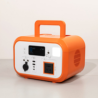 Batterie de stockage portable LifePO4 600W à vente chaude, personnalisable avec lampe de poche, câble de branchement pour climatiseurs, pompes à eau