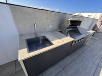 Cuisine extérieure modulaire préfabriquée en acier inoxydable 304, bar portable avec évier et robinet, design moderne