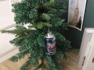 <span class=keywords><strong>Prix</strong></span> de gros, logo personnalisé, mini <span class=keywords><strong>bouteille</strong></span> <span class=keywords><strong>en</strong></span> <span class=keywords><strong>verre</strong></span> colorée <span class=keywords><strong>Coca</strong></span>-Cola et ensemble d'ornements pour arbre de Noël pour enfants, cadeau de Noël - Product Image 1