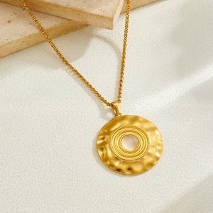 European American Style Retro Round Gold Plated Stainless Steel Pendant Box Chain Clavicle Necklace - Product Image 2