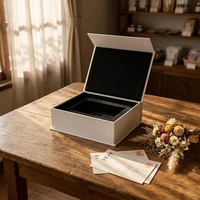 Boîte cadeau rigide magnétique en forme de livre, écologique, haut de gamme, blanche, avec insert en velours pour emballage de luxe personnalisé