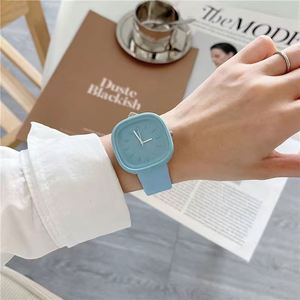 Nouveau Style Simple de haute qualité filles mode petite montre carrée fraîche tempérament Simple haute apparence niveau étudiant mains - Product Image 6