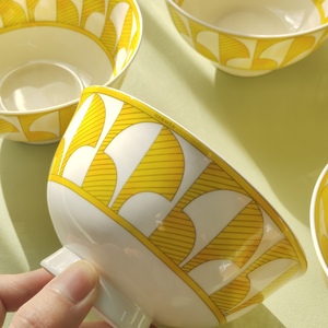 Customized Wholesale European Luxury Porcelain Dinner Set with Bone China Bowls and Spoons - Product Image 4