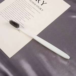 Brosses à dents écologiques noires mates biodégradables jetables <span class=keywords><strong>en</strong></span> nylon souple avec manche <span class=keywords><strong>en</strong></span> PP pour usage domestique et voyage, nettoyage de la langue, vertes - Product Image 6