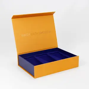 Kotak hadiah tutup magnetik merah oranye mewah Logo kustom kotak hadiah kardus kaku dengan sisipan busa Eva