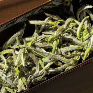Thé Blanc Chinois Fuding Aiguille d'Argent 2026 – Thé Traditionnel Chinois Bio en Vrac Baihao Yinzhen pour la Santé - Product Image 1