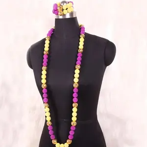 Grosir manik-manik karang untuk pria-50 Inci Pria Perhiasan Set Fuchsia dan Kuning Pria Akrilik Afrika Manik-manik Perhiasan Set Panjang Desain Nigeria 2020 Pengantin Pria Set