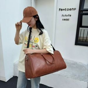 Bolsa de Deporte de Lujo Reforzada para Fin de Semana, Bolsa de Viaje Deportiva con Forro de Poliéster, Portátil, Esencial para Viajes, Fácil de Llevar, Personalizable para Hombres y Mujeres - Product Image 4