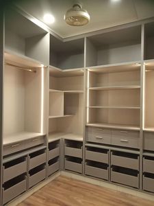 Armoire Modulaire Spacieuse pour Chambres Principales et Dressings, avec Étagères Ajustables et Penderie - Product Image 5
