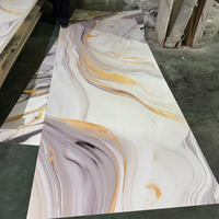 Panneau mural en PVC marbré doré, imperméable, avec revêtement UV, pour la décoration murale de l'hôtel, du salon ou comme fond de mur.