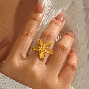 Fashionable Women's Stainless Steel <b>Adjustable</b> <b>Ring</b>,PVD Electroplated with 18K Gold, Trendy Flower Design <b>Ring</b> for Wholesale - Product Image 3