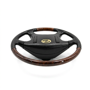 Volant fini effet bois brillant pour camions de transport lourd et camions de marchandises professionnels - Product Image 1
