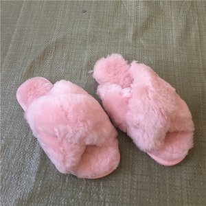 Pantofole per Neonati in Vera Pelle di Pecora a Pelo Lungo Stile Uggs - Product Image 2