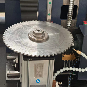 Mesin pemotong penggilingan otomatis jendela aluminium 3 + 1 mesin pemotong penggilingan ujung aluminium