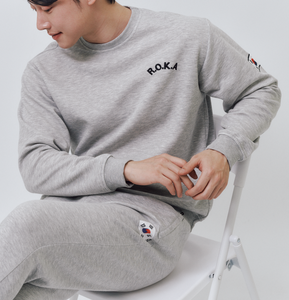 เสื้อสเวตเตอร์คอกลมสไตล์สปอร์ต ROKA ของเกาหลี ผ้าเฟรนช์เทอร์รี่ แขนยาว พิมพ์ลาย แอธเลติก ลำลอง ใส่ได้ทั้งชายและหญิง - Product Image 6