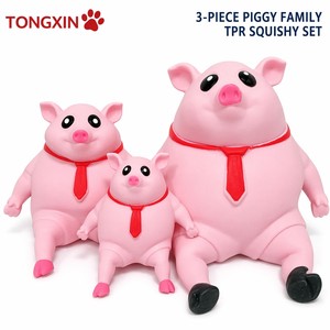 Lot de 3 Figurines <span class=keywords><strong>Cochon</strong></span> Famille TPR Squishy à Remontée Lente, Jouet Anti-Stress à Presser, Cadeau de Collection pour Bureau, Vente en Gros TONGXIN - Product Image 1