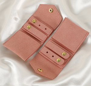Estuche rectangular de microfibra con botón a presión y logotipo personalizado, organizador de viaje enrollable para guardar anillos, pendientes y collares. - Product Image 2