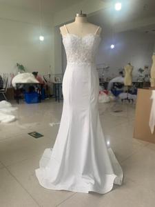 Abito <span class=keywords><strong>da</strong></span> sposa a sirena con strascico, in pizzo e raso, con spalline sottili, stile coda di pesce - Product Image 5