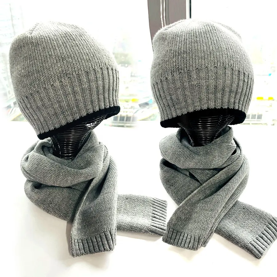 Conjunto de gorro y bufanda de invierno personalizado suave al tacto 100% gorro acrílico conjunto de gorro de punto de doble cara