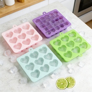 Moule en silicone de qualité supérieure, réutilisable, de qualité alimentaire, sans BPA, 33 trous, plateau à glaçons en nid d'abeille avec couvercle, portable - Product Image 4