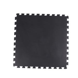 Tapis en mousse EVA résistant aux UV de couleur unie pour le karaté ou le judo - Product Image 1