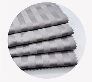 Vải sợi nhỏ polyester 100% dệt chéo, dập nổi sọc, màu trơn, mềm mại, có khả năng giữ nhiệt cho đồ trải giường - Product Image 3