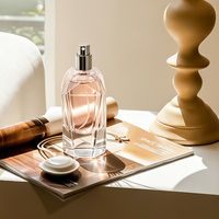 Flacon de parfum haut de gamme en verre transparent de 30 ml, 50 ml, 100 ml, avec pompe pulvérisatrice à baïonnette et fond épais, estampage à chaud
